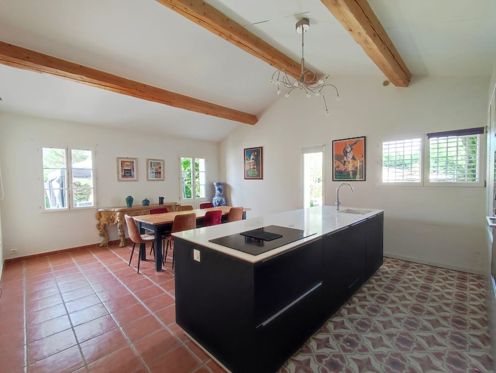 Villa - Pool - 3 Bedrooms - Garden