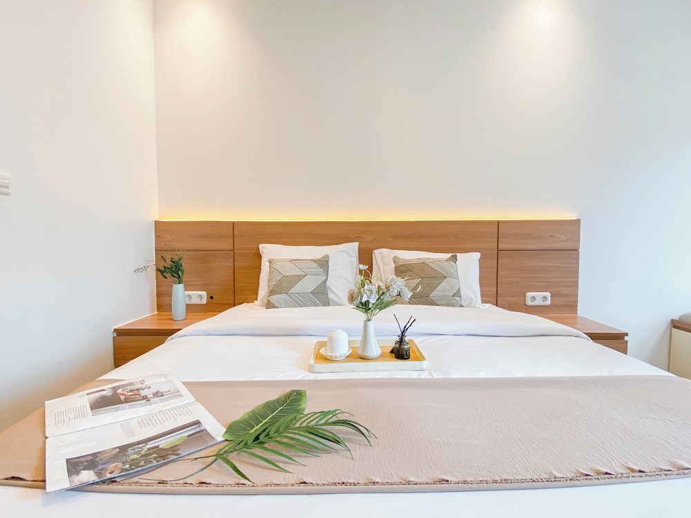 Comfy Studio at Ciputra World 2 Apartment