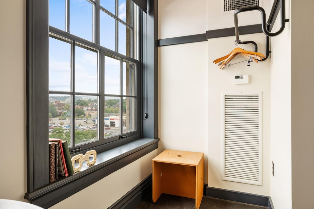 Kasa Trendy Studio Steps to Bakery Square The Maverick