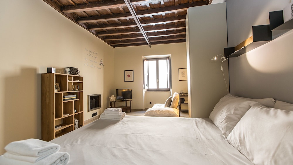 Rental In Rome Argentina Studio Flat