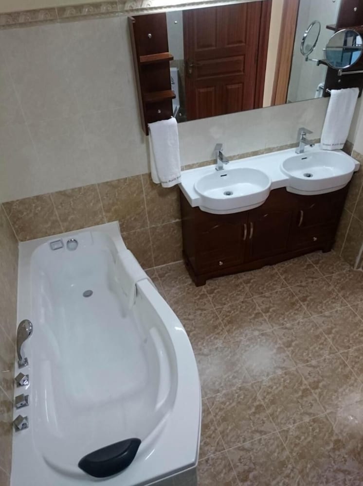 Nyari Rhemia Place Apartments photo 3