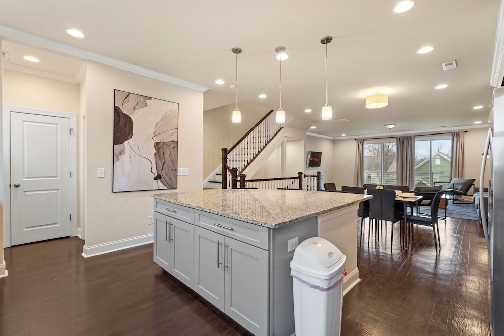 Luxe 3BR Townhouse in Camp North End