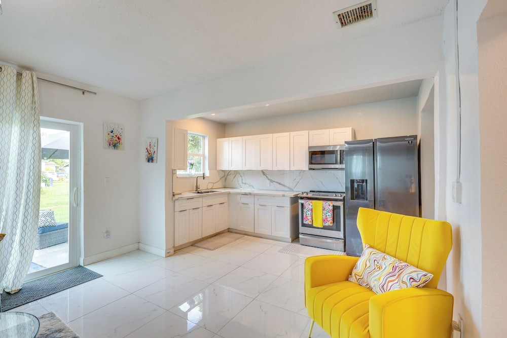 2 Mi to Hard Rock Stadium: Home w/ Spacious Yard