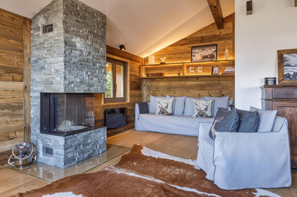 Chalet Capricorne -impeccable Ski in out Chalet With Sauna and Views