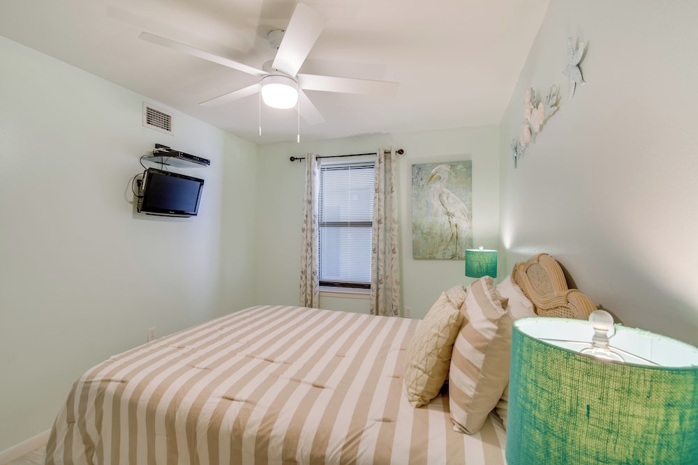 'seagulls Nest' Oceanfront Oasis w/ Pool Access!