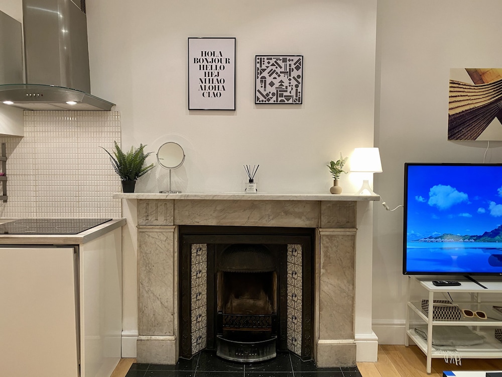London Oasis - 2 Bedroom Apartment