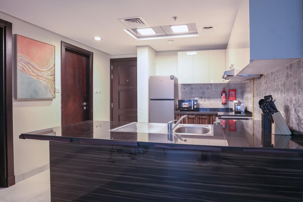 Elite LUX Holiday Homes - Cozy Modern 1BR in Dubai South