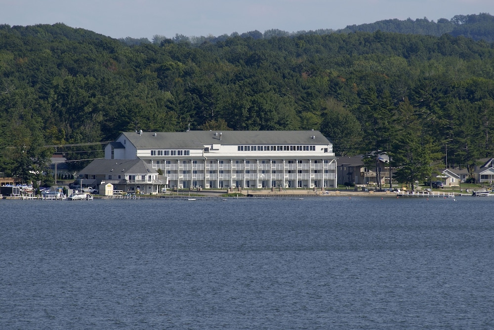 Dunes Waterfront Resort