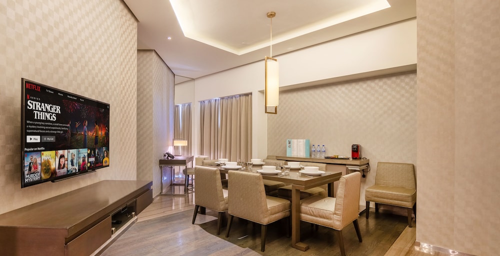Manzil 3BR with pool near Dubai Frame