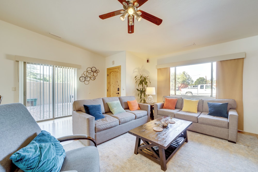 Thunder Mtn Views: Walkable Home in West Sedona!