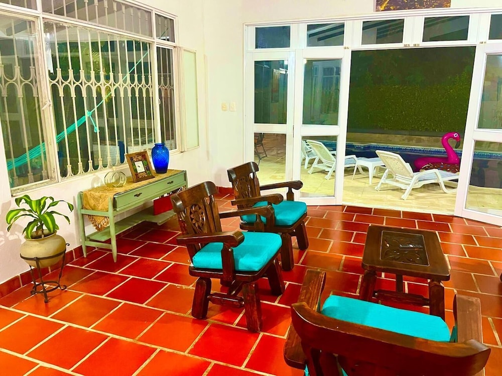VILLA SARI