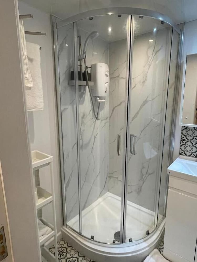 manchester modern signature studio