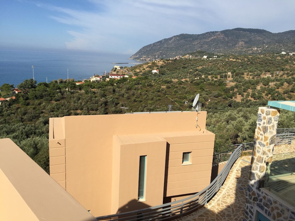 Ouzo Panoramic Houses 1, with private pool