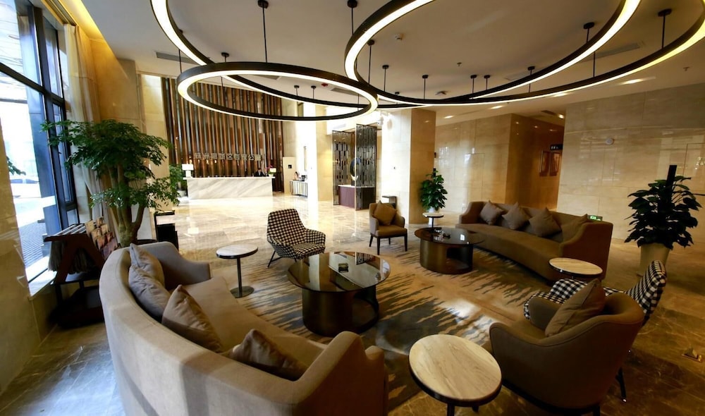 Howard Johnson Life Geckor Zhu