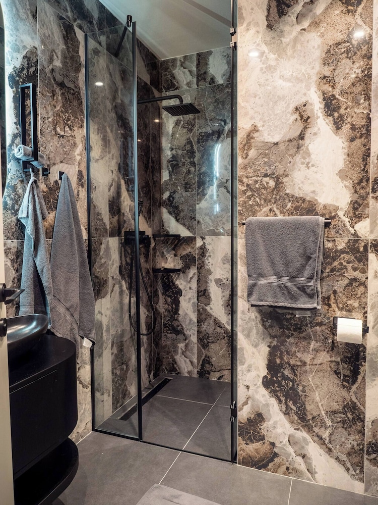 Residence Republic Square- Luxury at Top Location