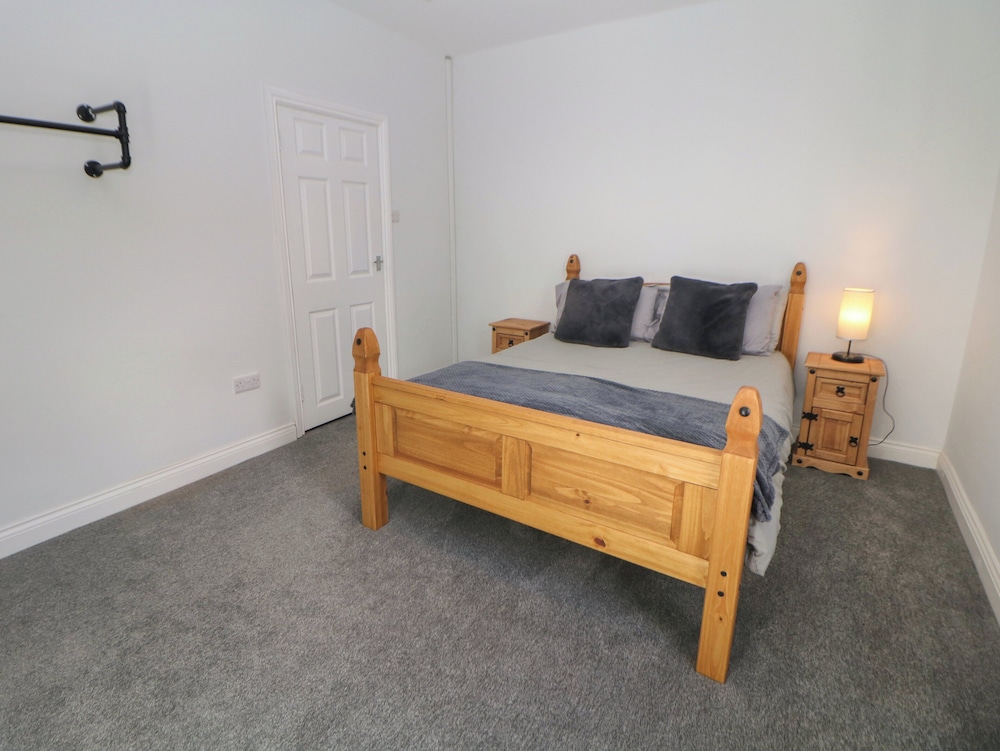 15 South Avenue Mews