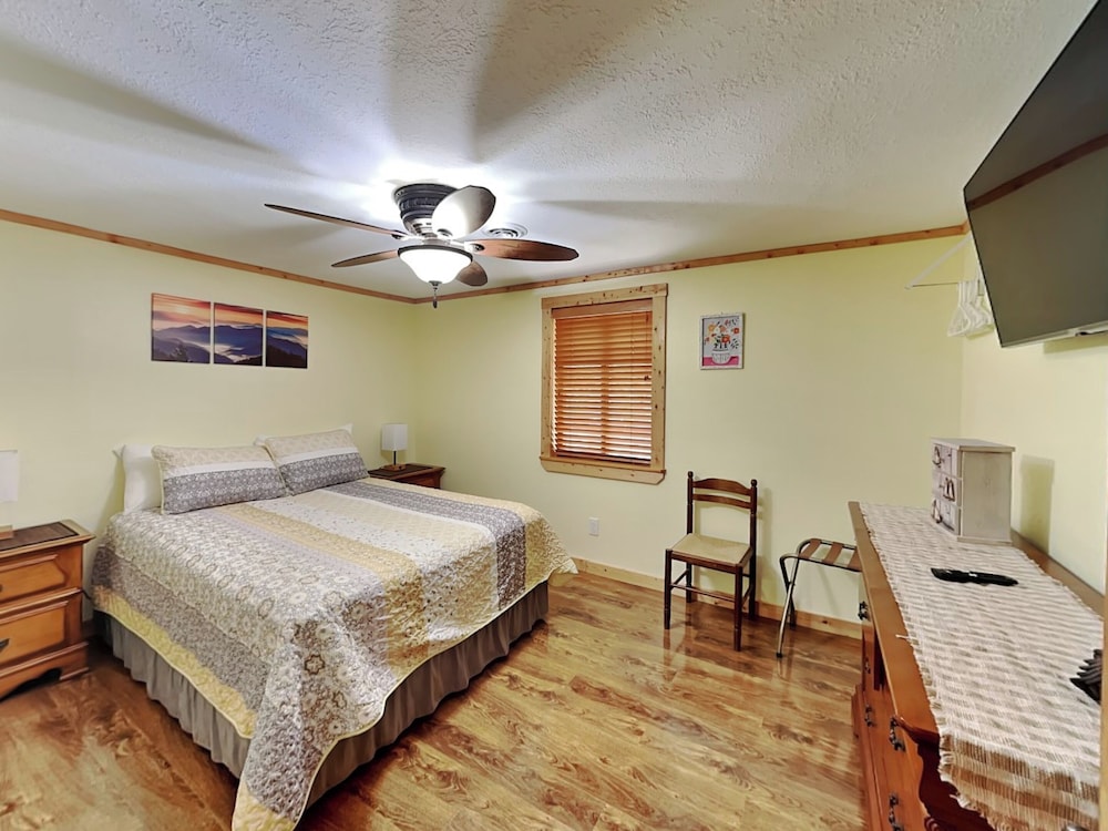 Gatlinburg's Hidden Gem by Jackson Mountain Rentals
