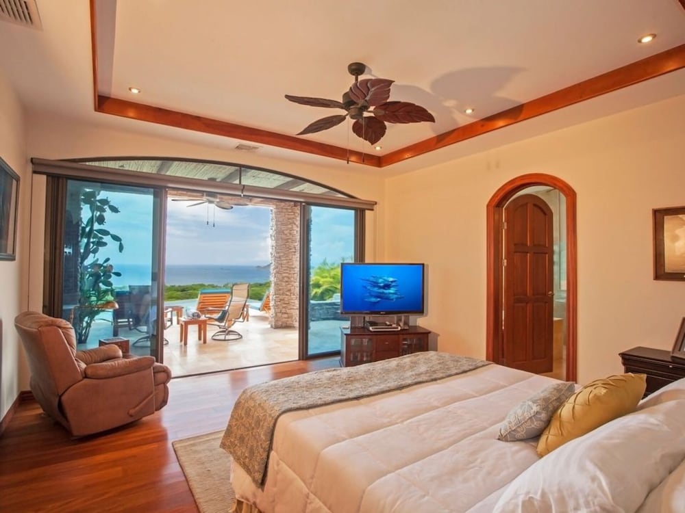 Casa de los Suenos view 3