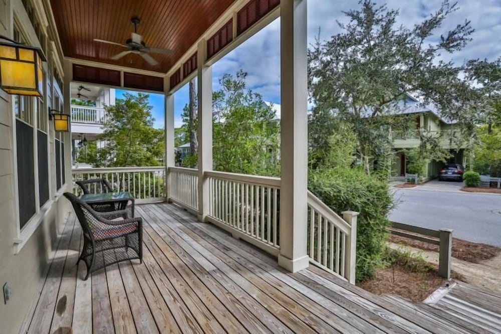 Bluejack Breeze 6 Bedroom Holiday Home by Five Star Properties