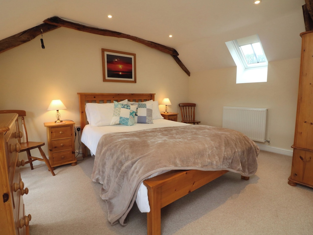 Hunstone Barn view 4