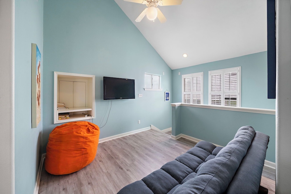 The Krusty Krab by Ryson Vacation Rentals