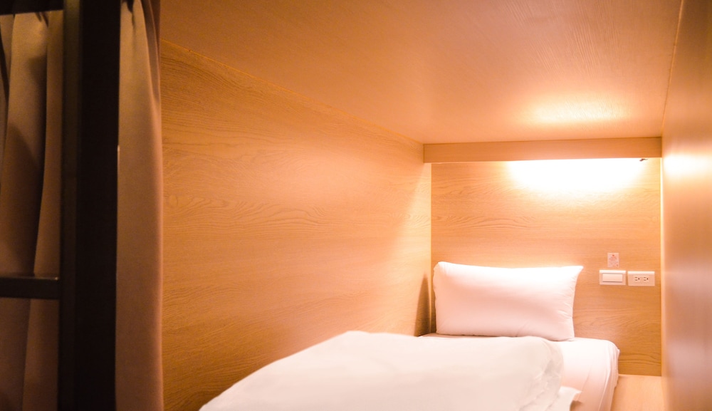 StarBox Hostel