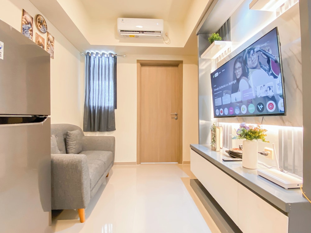Simple And Bright 3Br At Meikarta Apartment