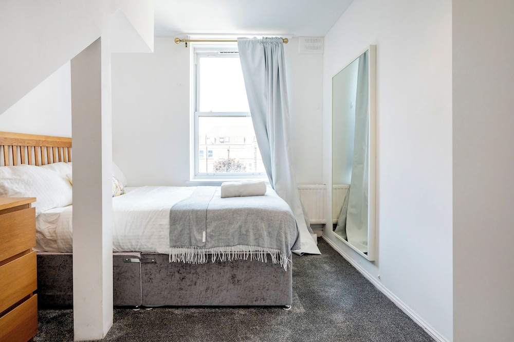 Spacious London stay -3 Bedroom property