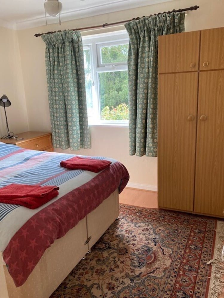 5-bed Town House in Newport view 4