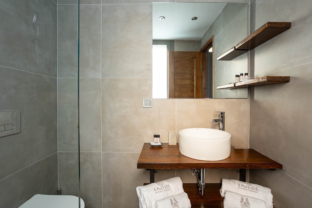 Eneos Boutique Residence - Koroni Garden Jewel