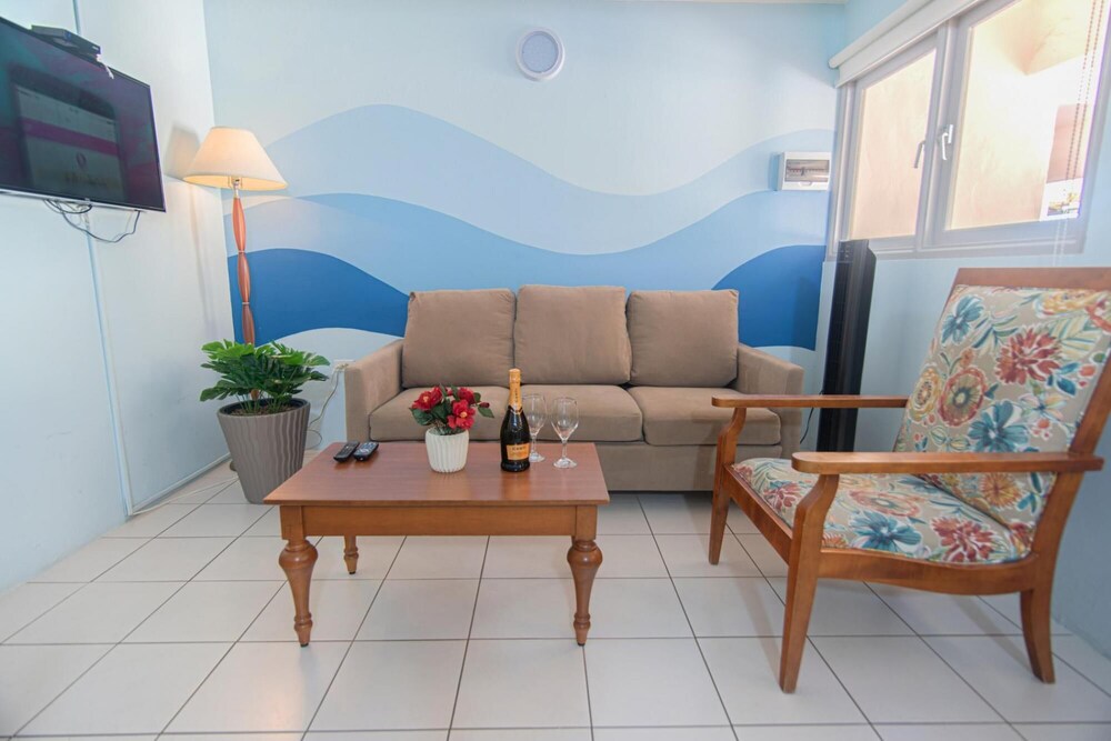 Quiet Cozy Central Close to the Beach Pool
