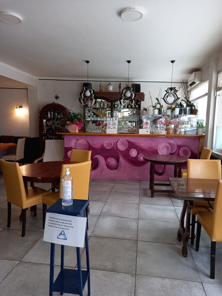 Hostal Creus