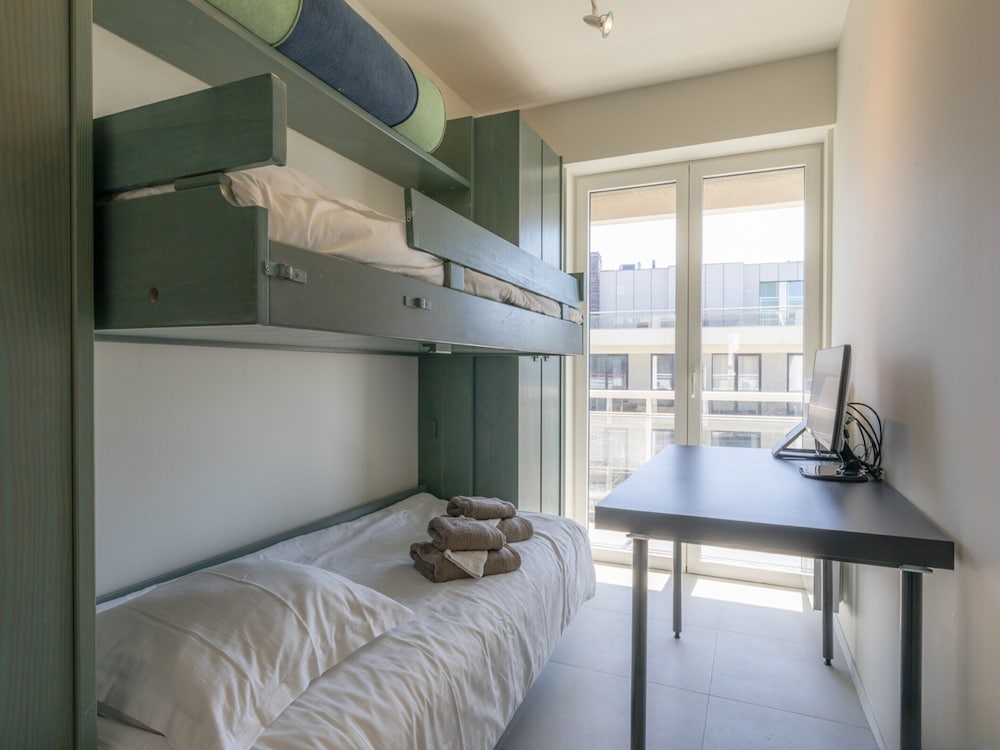 Apartment With Panoramic sea View in De Panne