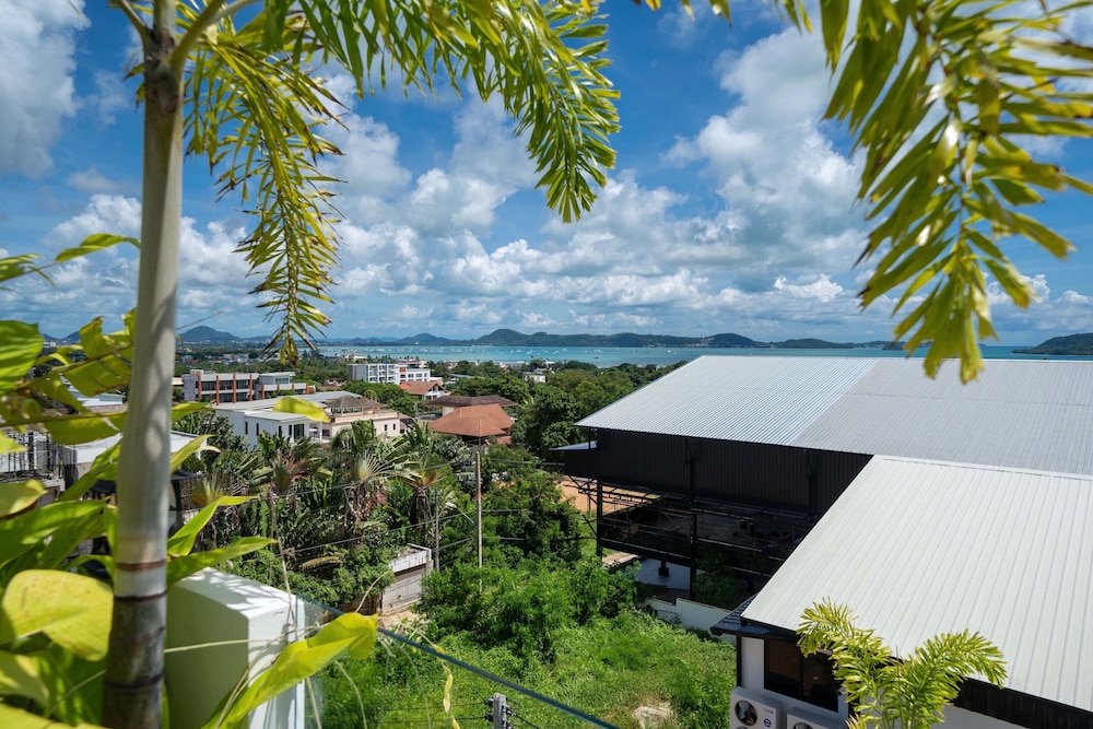 4-Storey Villa Mare with Seaview Pool