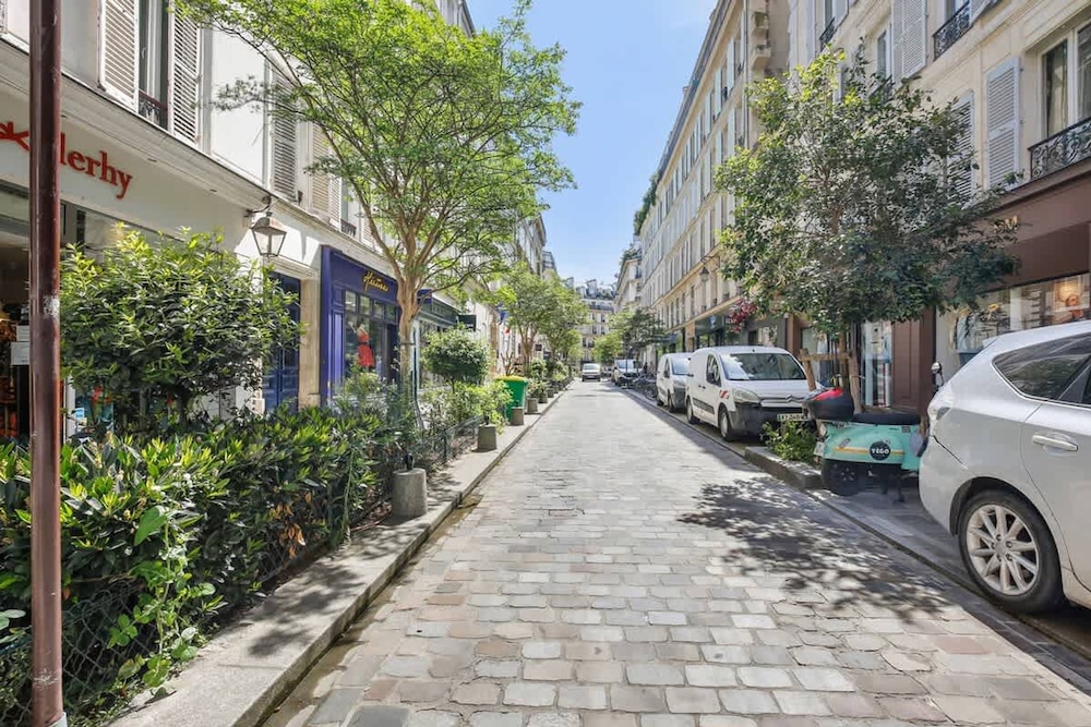 Studio at the Heart of the Marais Rue des Rosiers