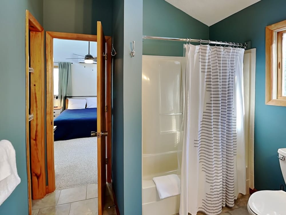 Chateau Relaxo by Taylor Made Deep Creek view 4