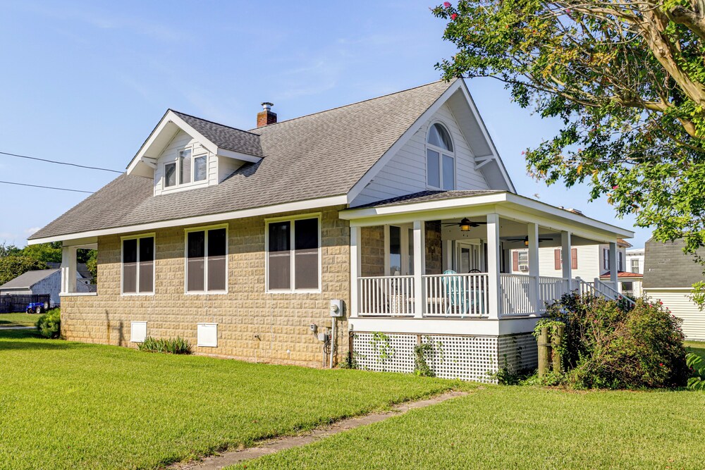 < 1 Mi to Boat Ramp: Coastal Virginia Hideaway