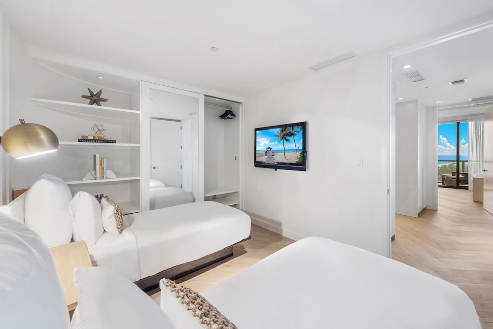 Luxury Vacation Rentals in South Beach by LRMB