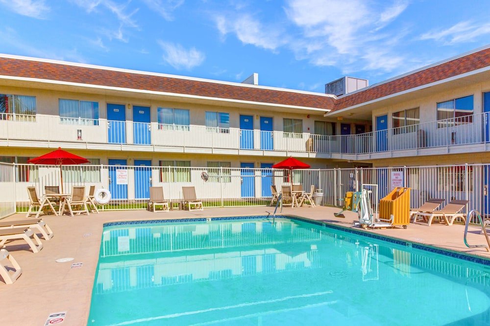 Motel 6 Phoenix North - Bell Road