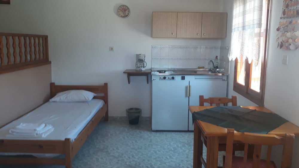 Ambeles Apartments