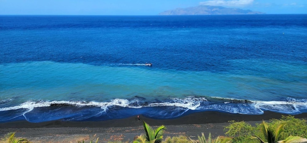 Casinha Nova - Entire Home With City & Ocean View in Sao Filipe