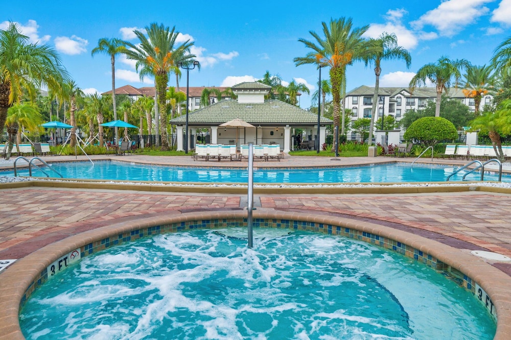 Tropical Lakeview Condo w. Vegas Game Room - 1014