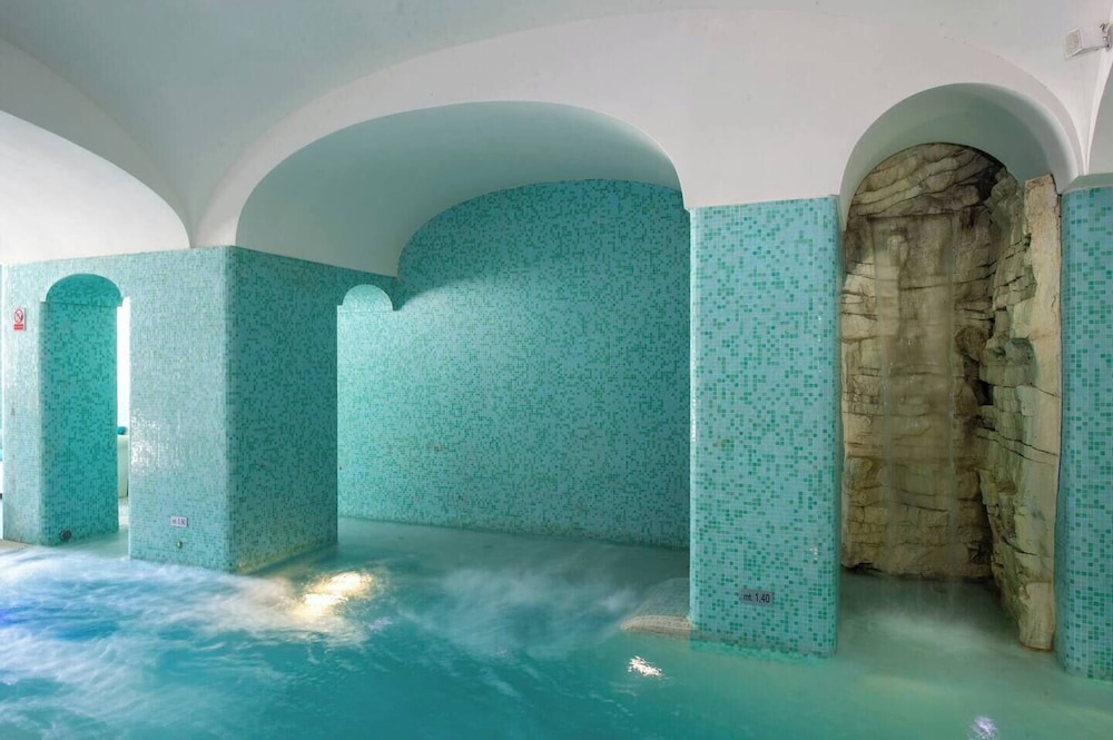 Villa In Positano With Luxury Spa & Amazing View