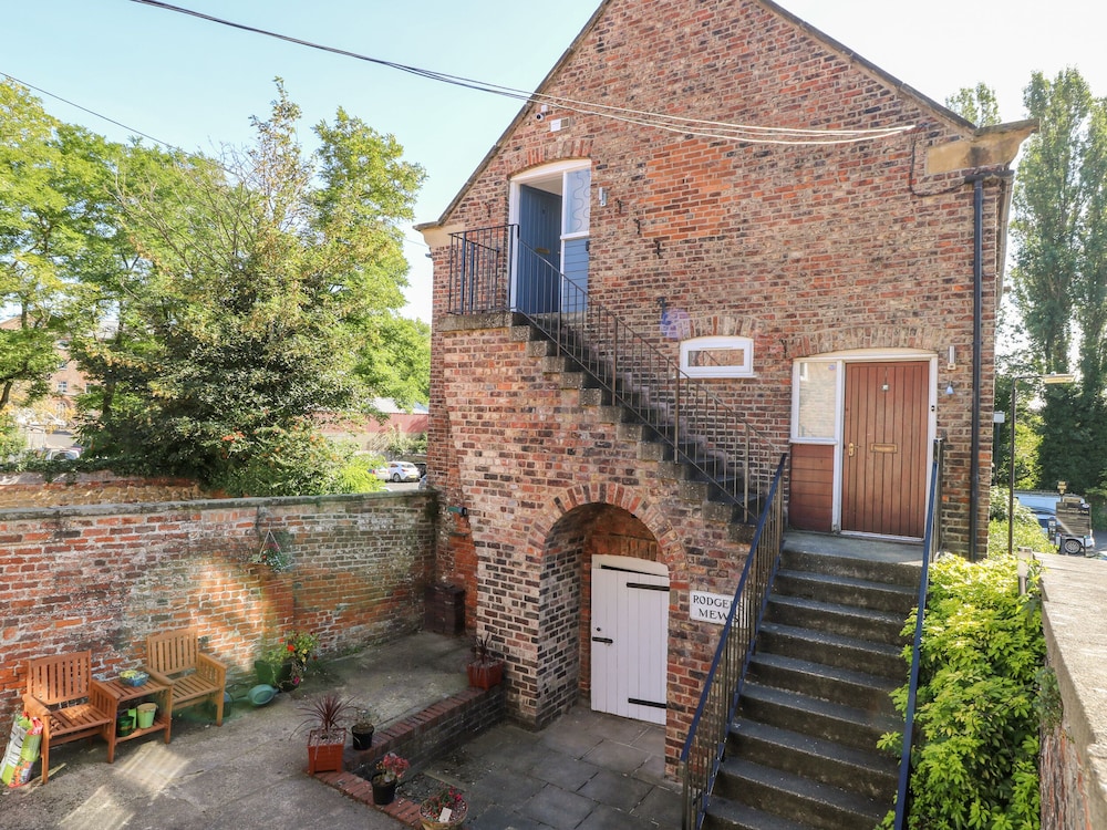 Malton Vacations - 2 Rodgers Mews - Property Image 1