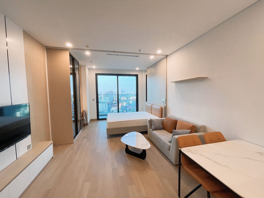 Feria Home - Vinhomes Metropolis Lieu Giai