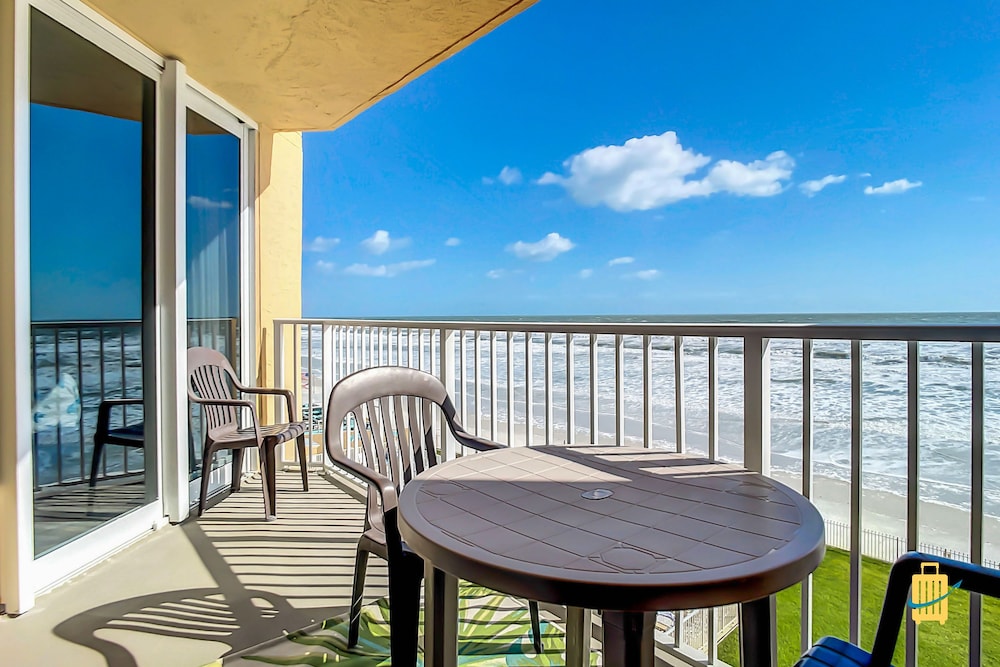 Beachfront Oceania Beach Club Complex view 4