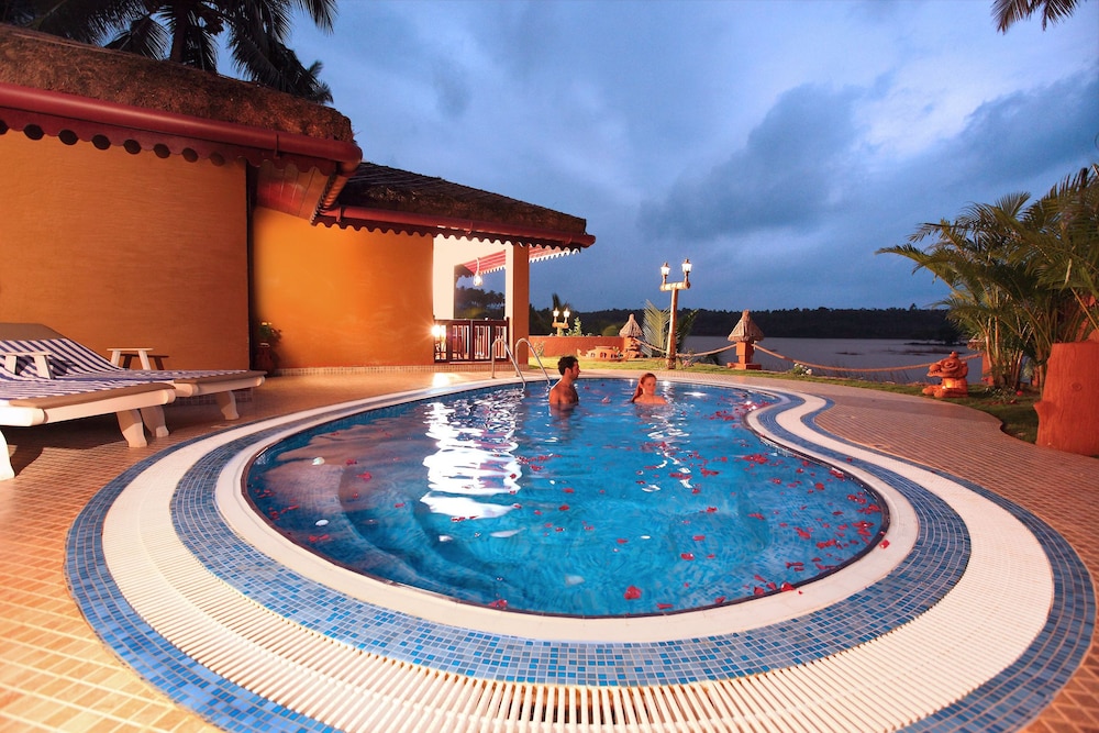 Fragrant Nature Backwater Resort & Ayurveda Spa