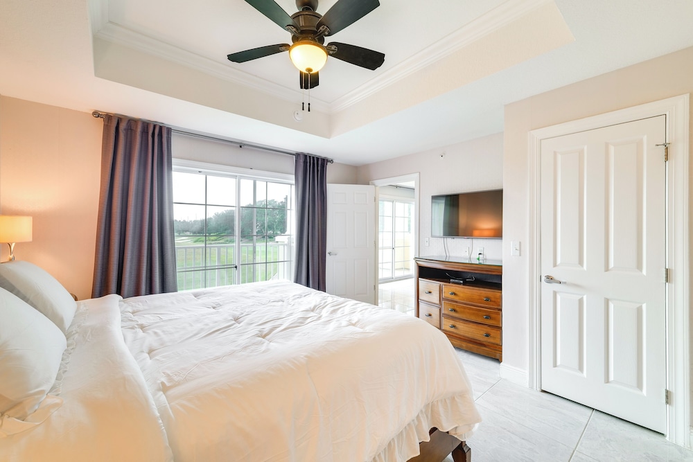Golf Views: Kissimmee Condo on Reunion Course