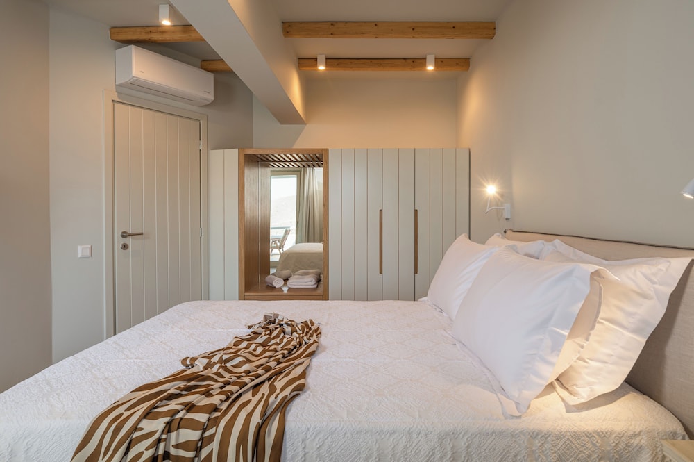 Castello Amorgos Suites