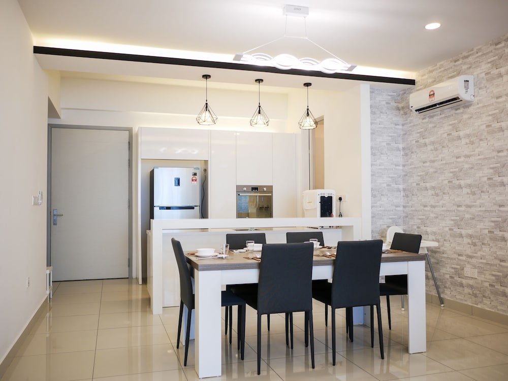May Full Seaview Luxury Suite photo 6